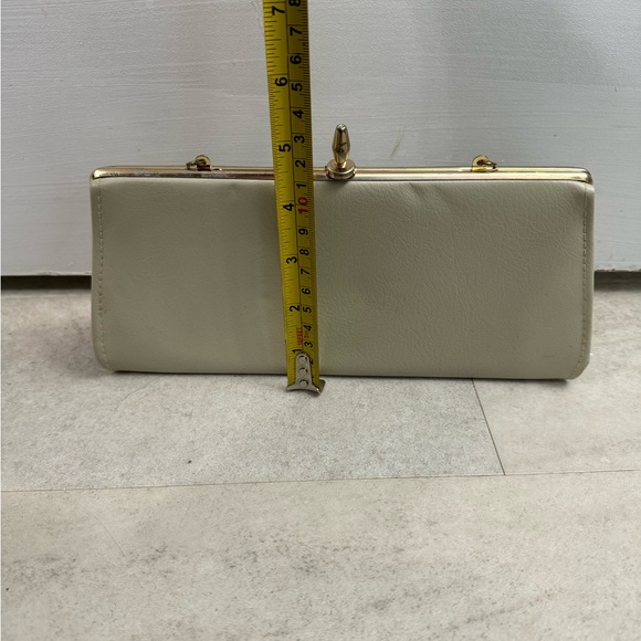 Vintage off white faux fake leather envelope clasp close handbag evening purse - Picture 8 of 9